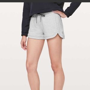 Lululemon hit reset shorts